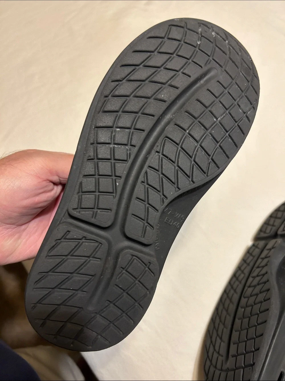 OOFOS Black Men's Slip-On Clogs with Vent Accents